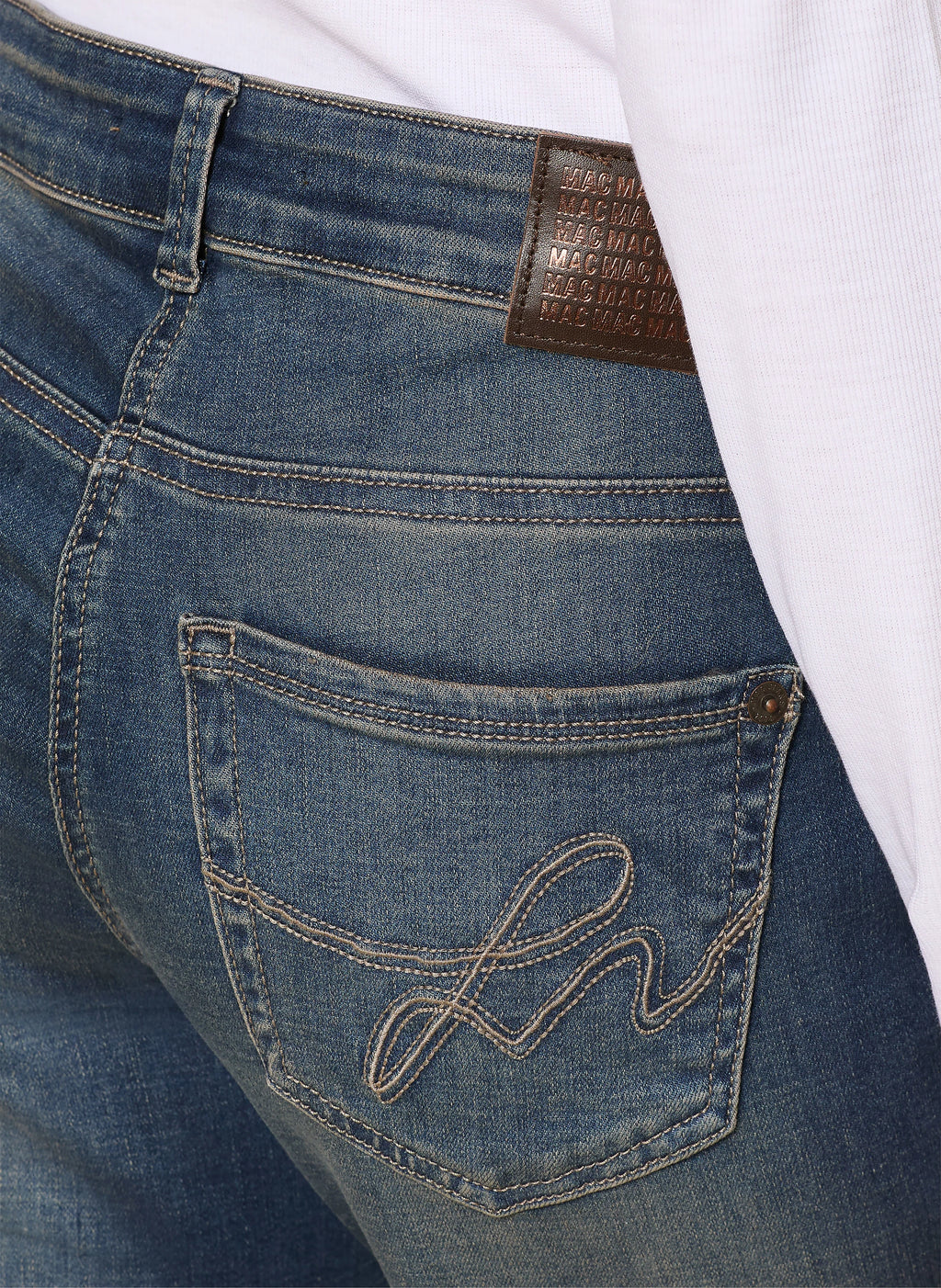 Mac Carrie Stormy Mid Blue 30" Straight Leg Jean 5954-90