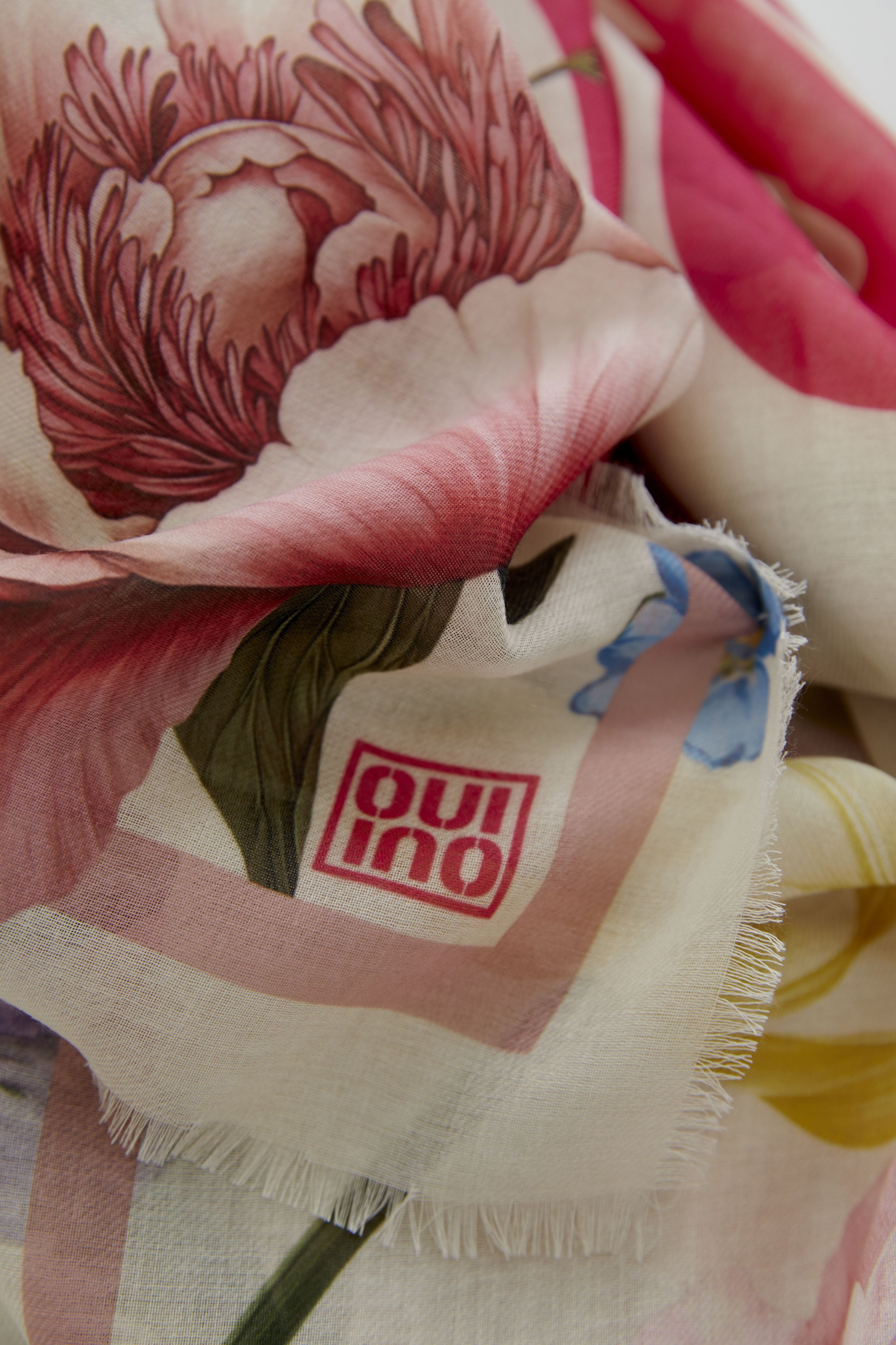 Oui 96807 Rose and Red Floral Satin Scarf