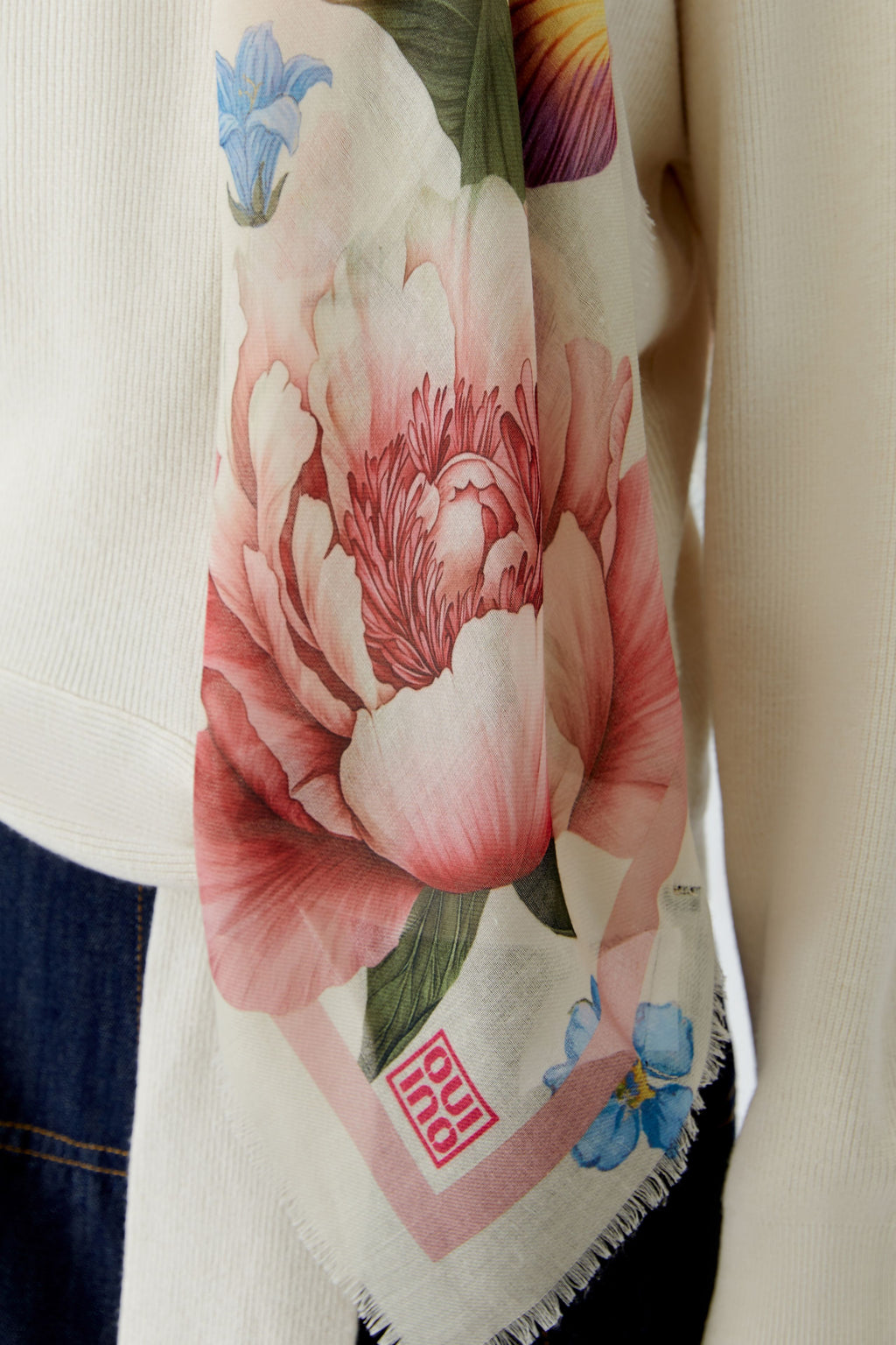 Oui 96807 Rose and Red Floral Satin Scarf