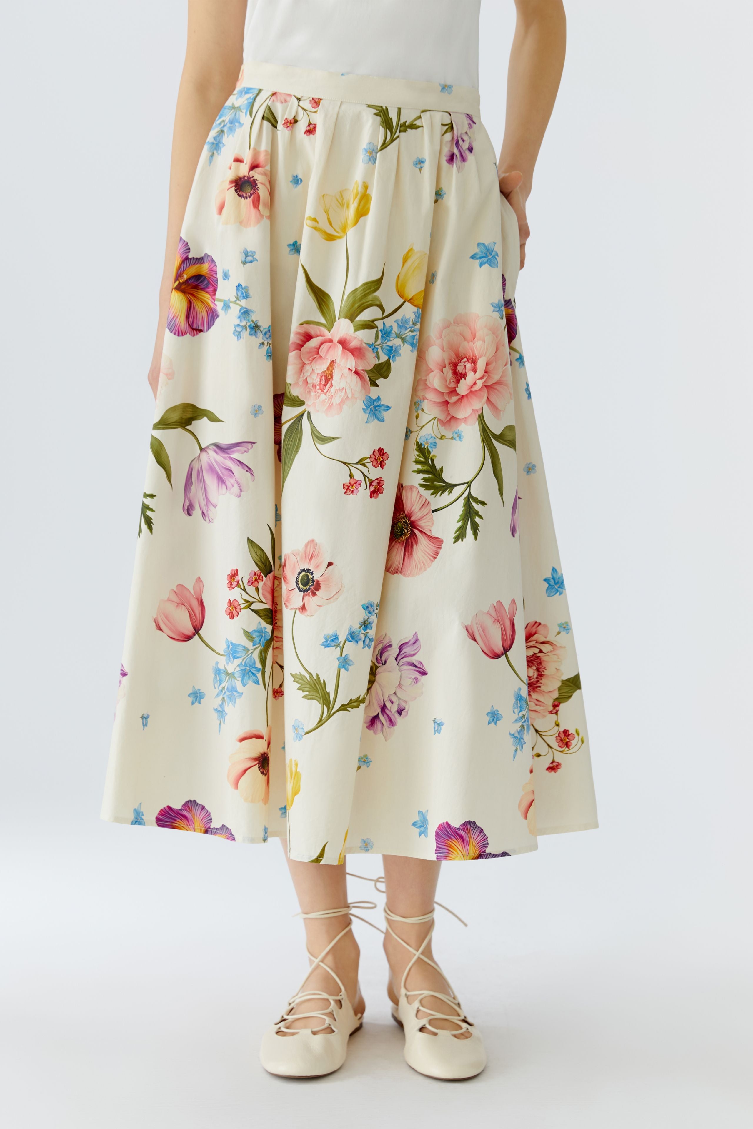 Oui 97098 White and Red Floral Printed Midi A Line Skirt