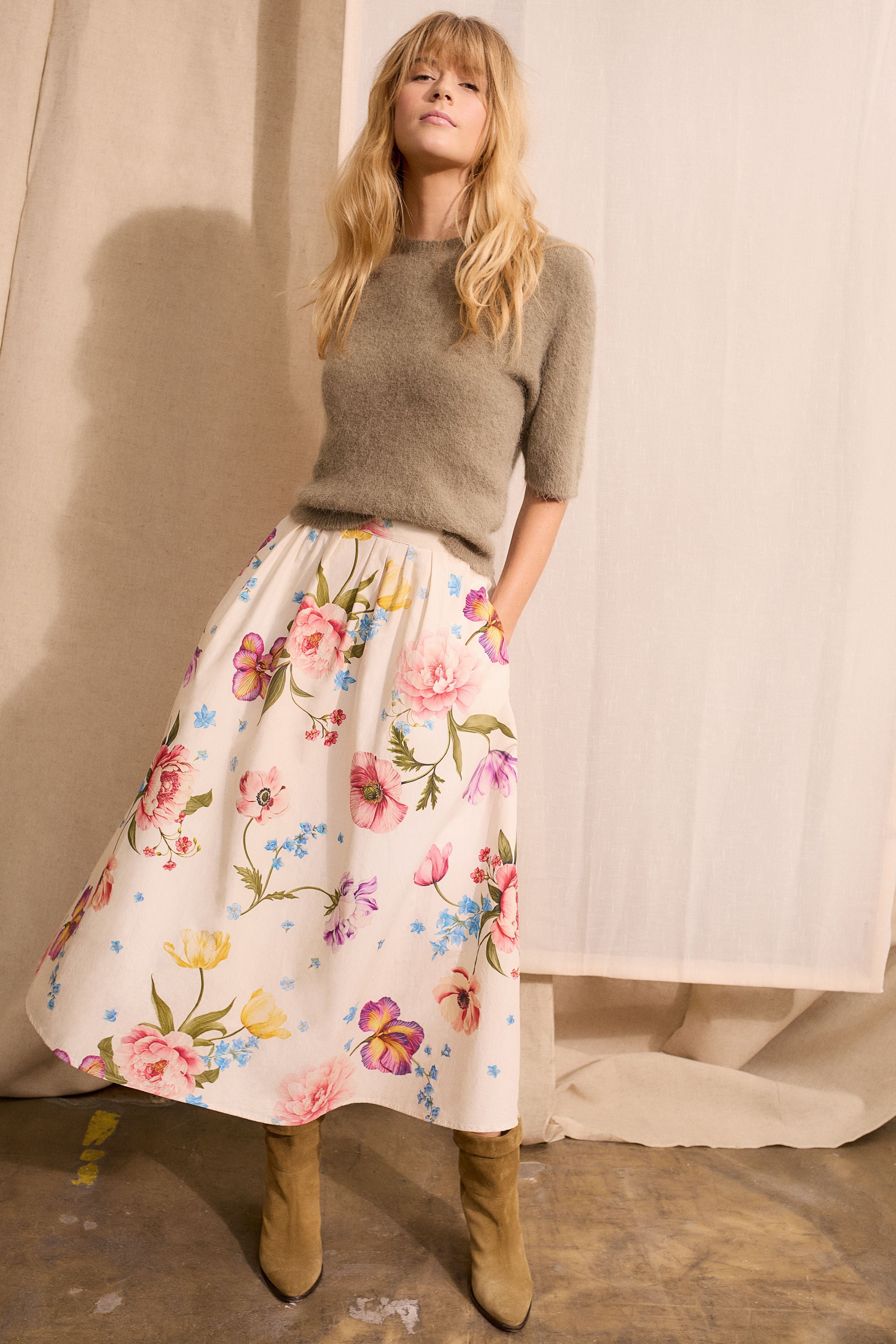 Oui 97098 White and Red Floral Printed Midi A Line Skirt