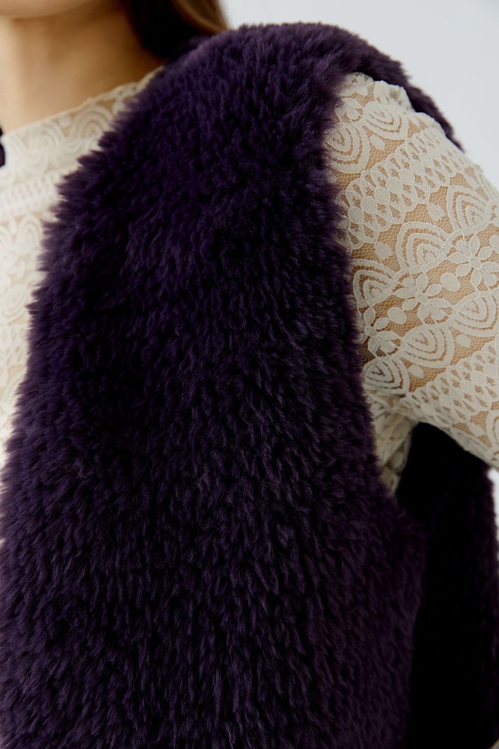 Oui 98077 Purple Collarless Cozy Fur Gillet