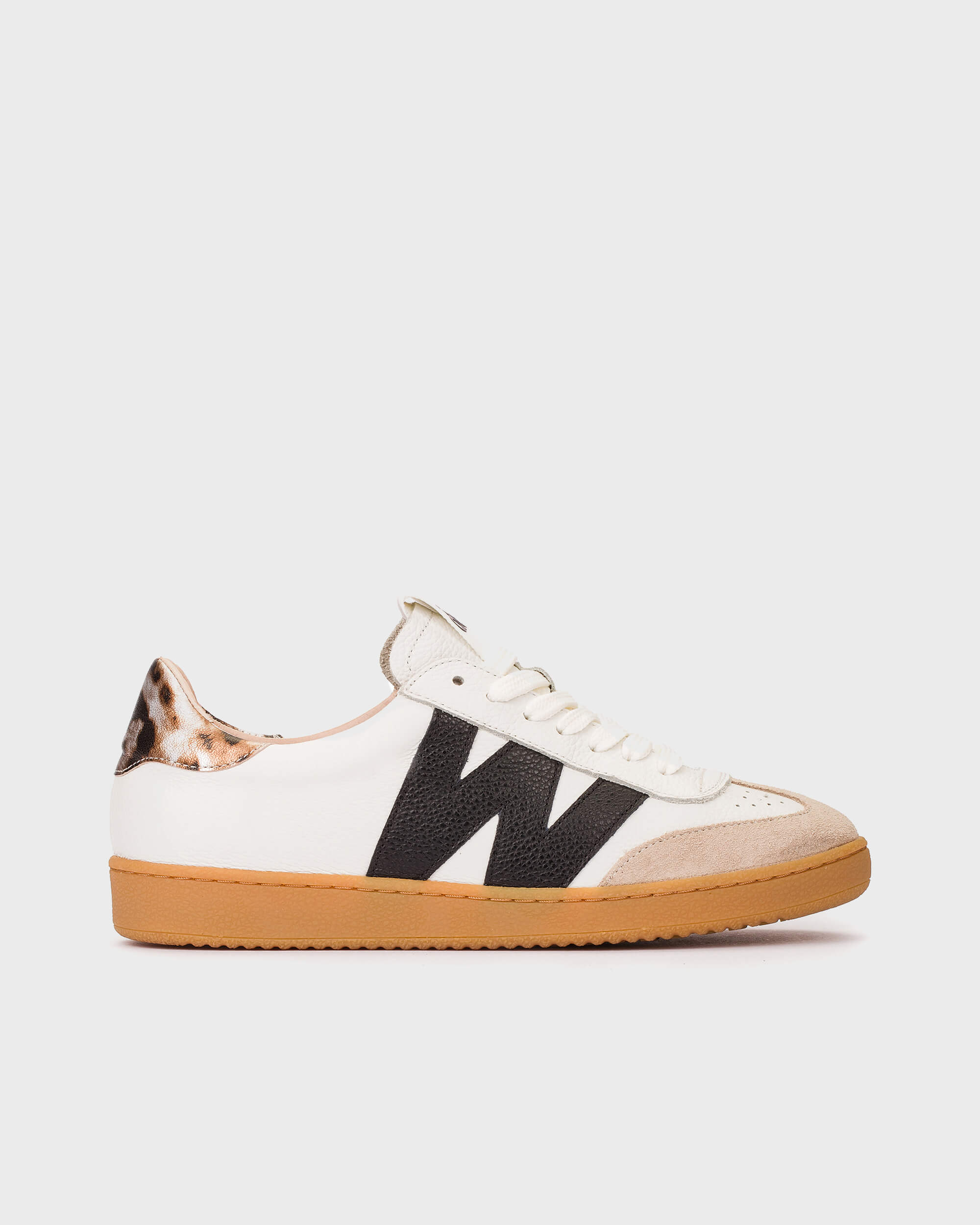 Wonders Nubia 2001 Combination Cream and Black Trainers