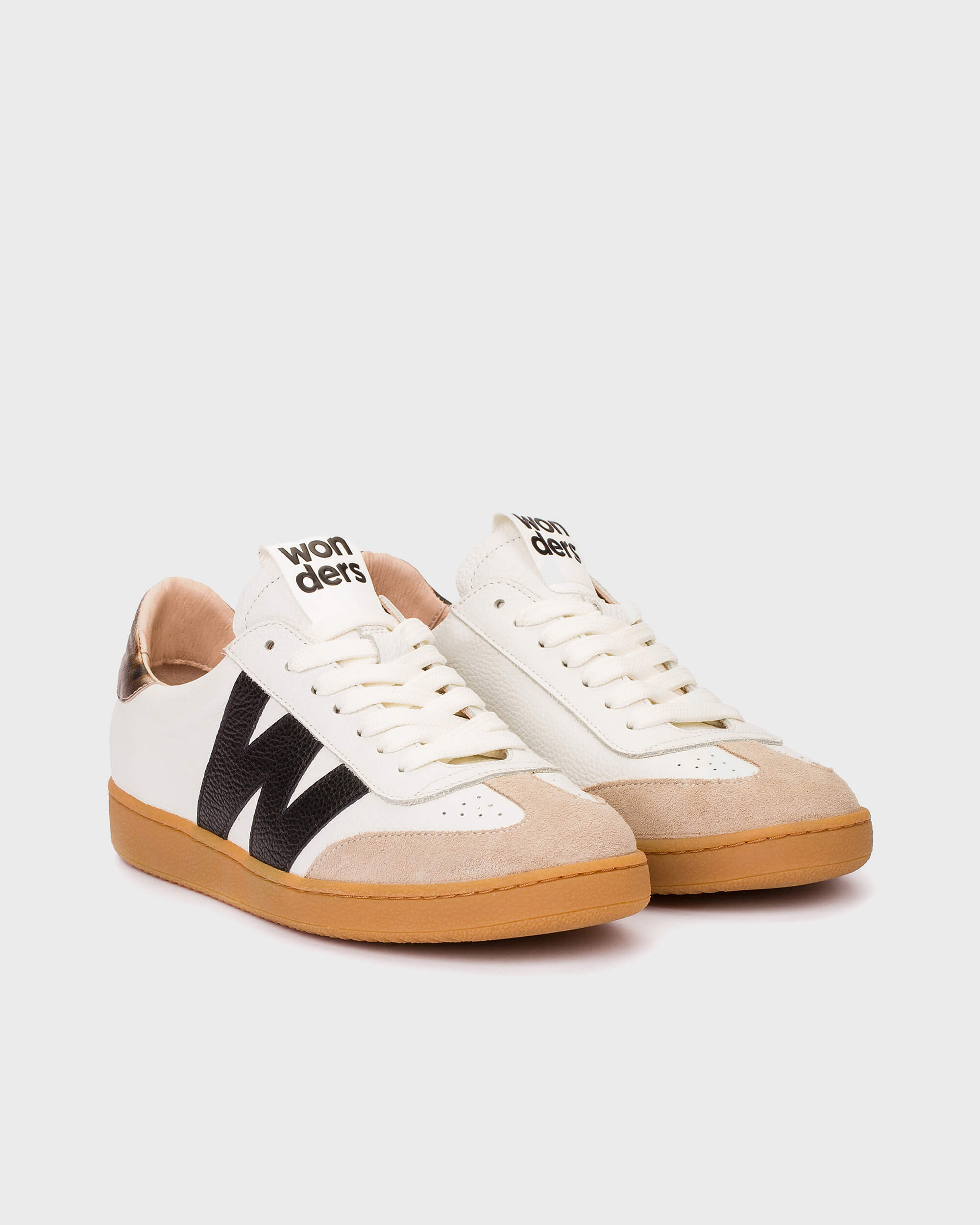 Wonders Nubia 2001 Combination Cream and Black Trainers