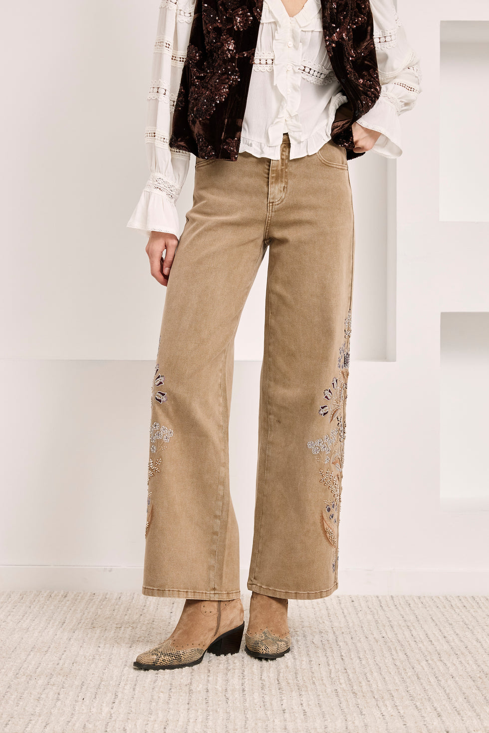 Nekane ES.OLINDRA Camel Embroidered Cotton Denim Trousers With Rhinestones