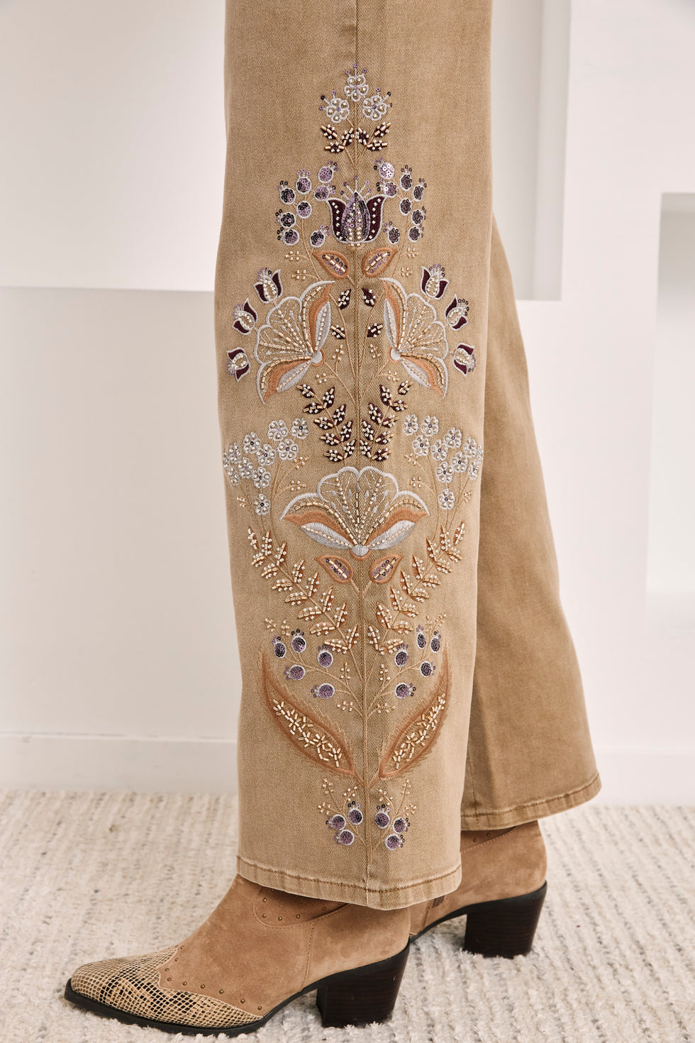 Nekane ES.OLINDRA Camel Embroidered Cotton Denim Trousers With Rhinestones