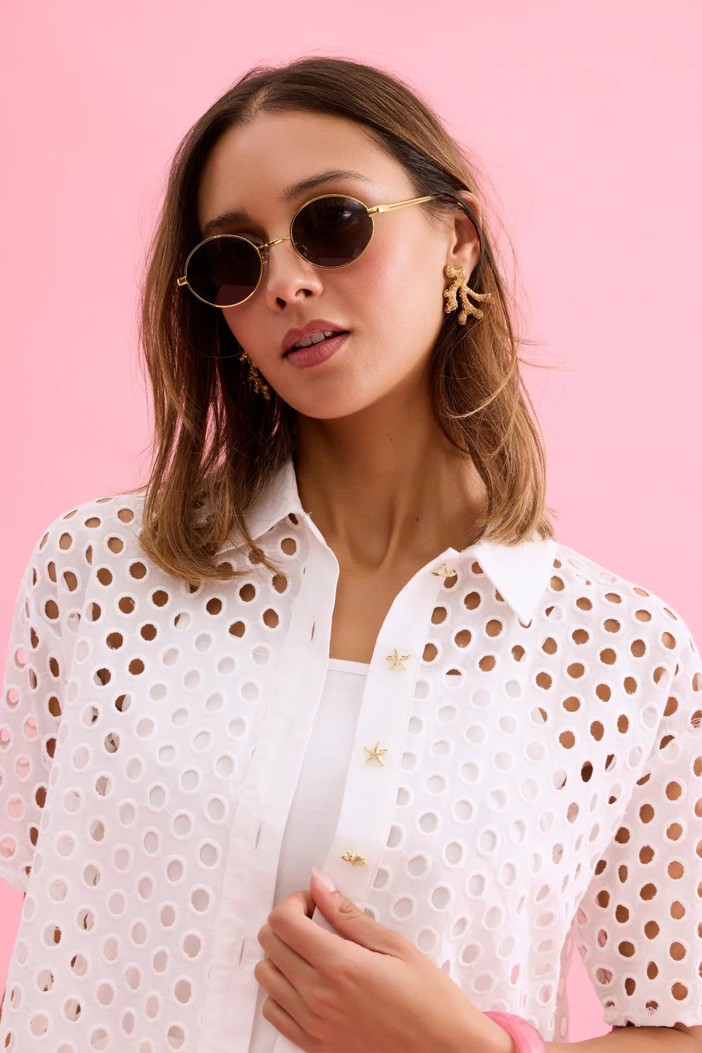 Leo & Ugo JE924 White Cotton Short Sleeved Top With Small Gold Starfish Buttons
