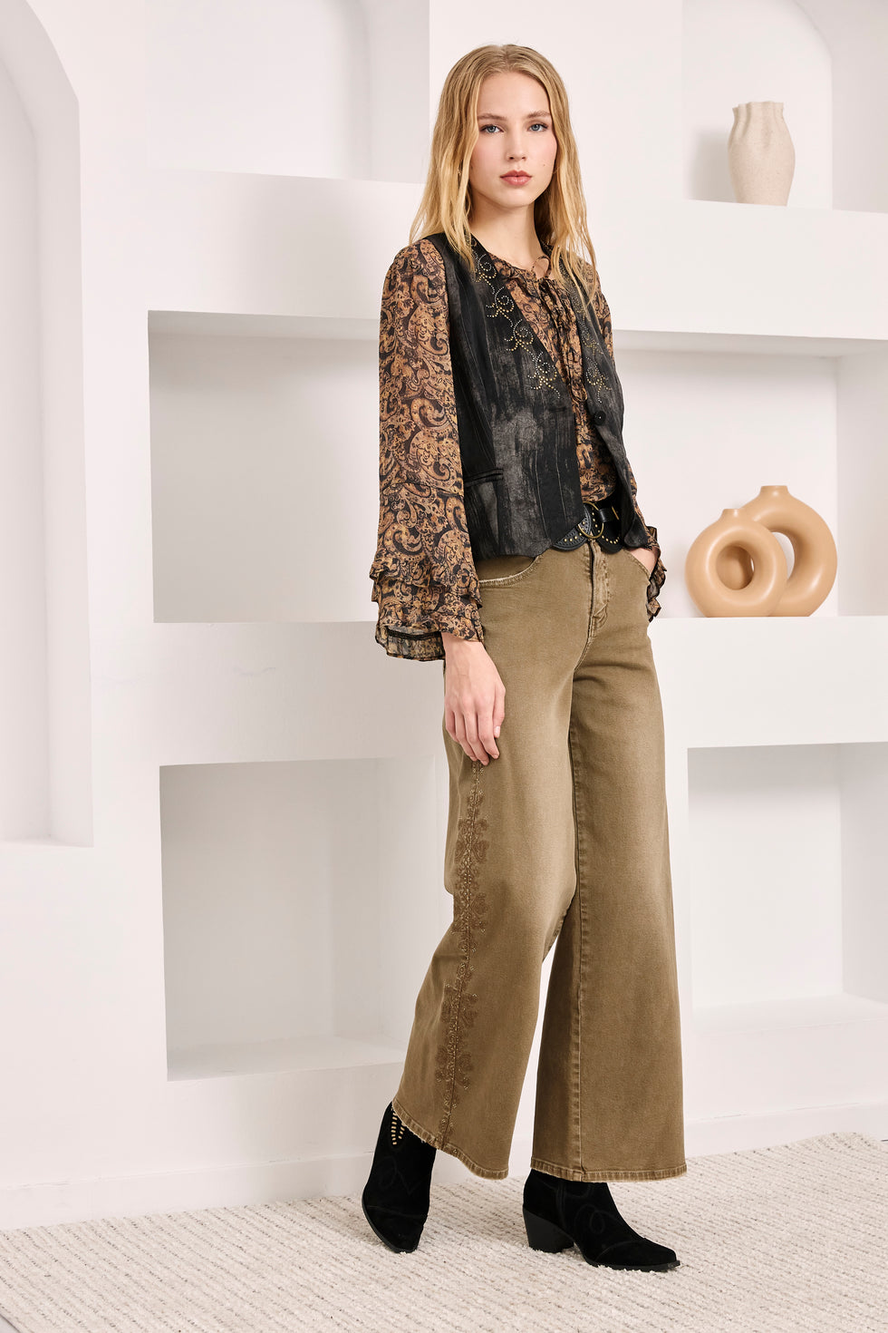 Nekane SU.MOBI Khaki Denim Cotton Trousers With Rhinestones