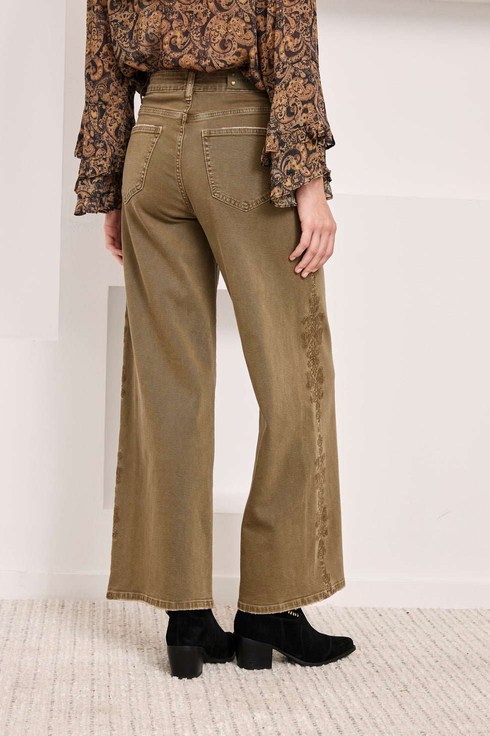 Nekane SU.MOBI Khaki Denim Cotton Trousers With Rhinestones