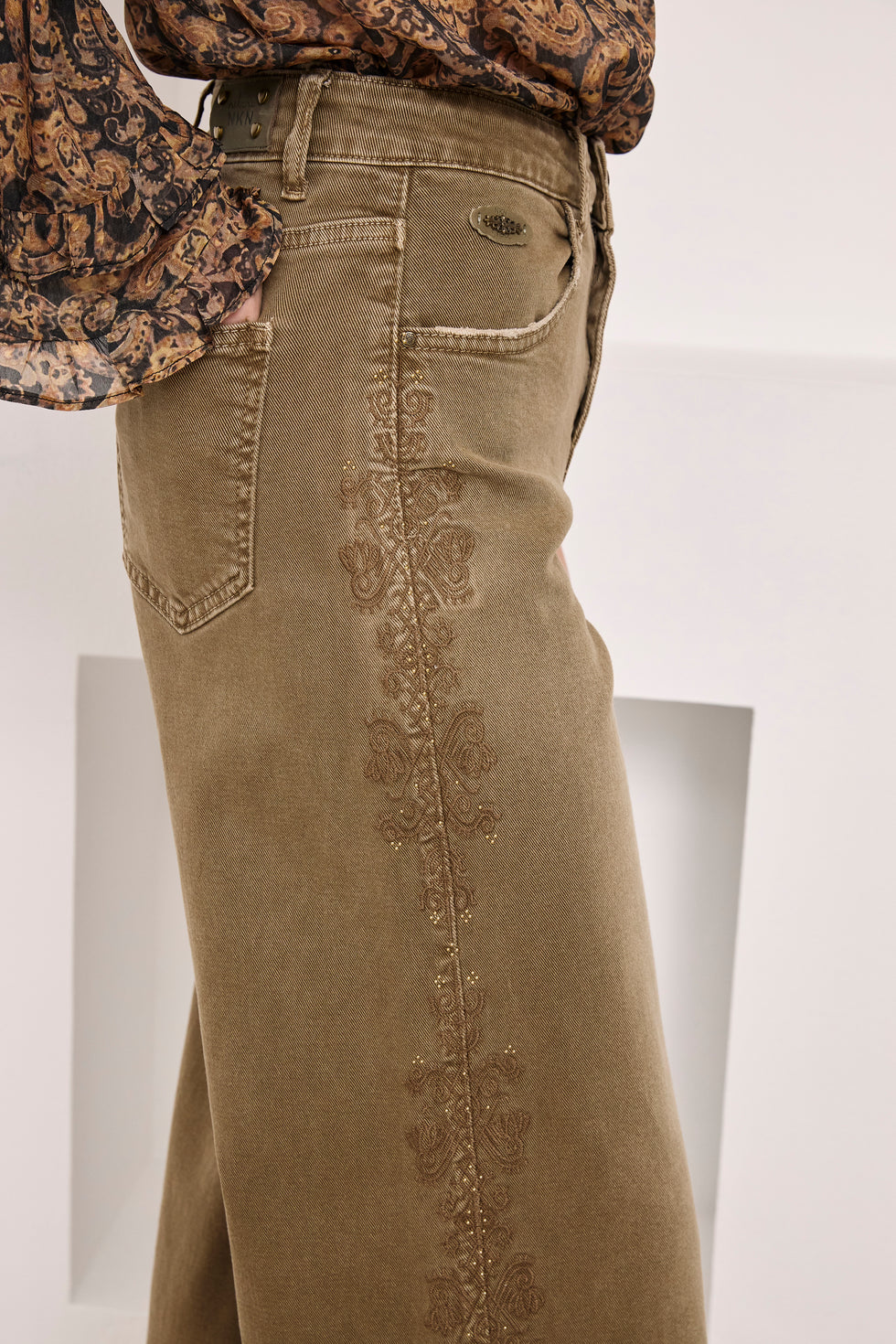 Nekane SU.MOBI Khaki Denim Cotton Trousers With Rhinestones