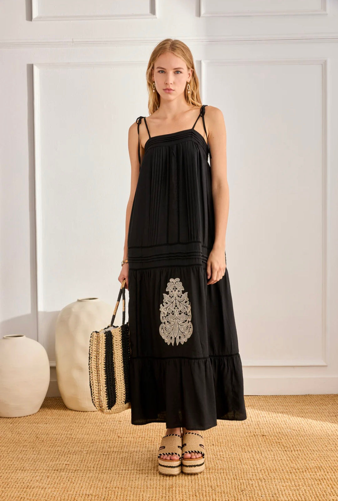 Nekane LX.ESNE Black Long Dress With Straps And Square Nekline