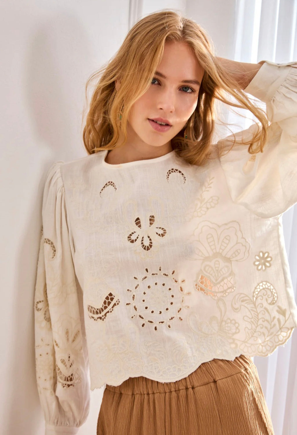 Nekane LX.WERET Cream Linen Long Sleeves Blouse With Openwork And Round Neckline
