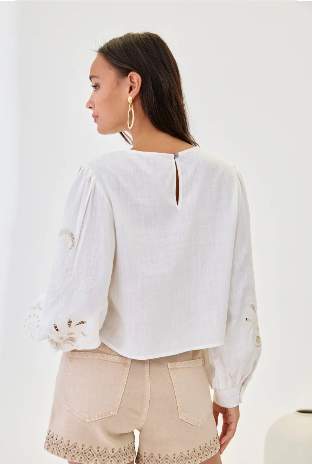 Nekane LX.WERET Cream Linen Long Sleeves Blouse With Openwork And Round Neckline
