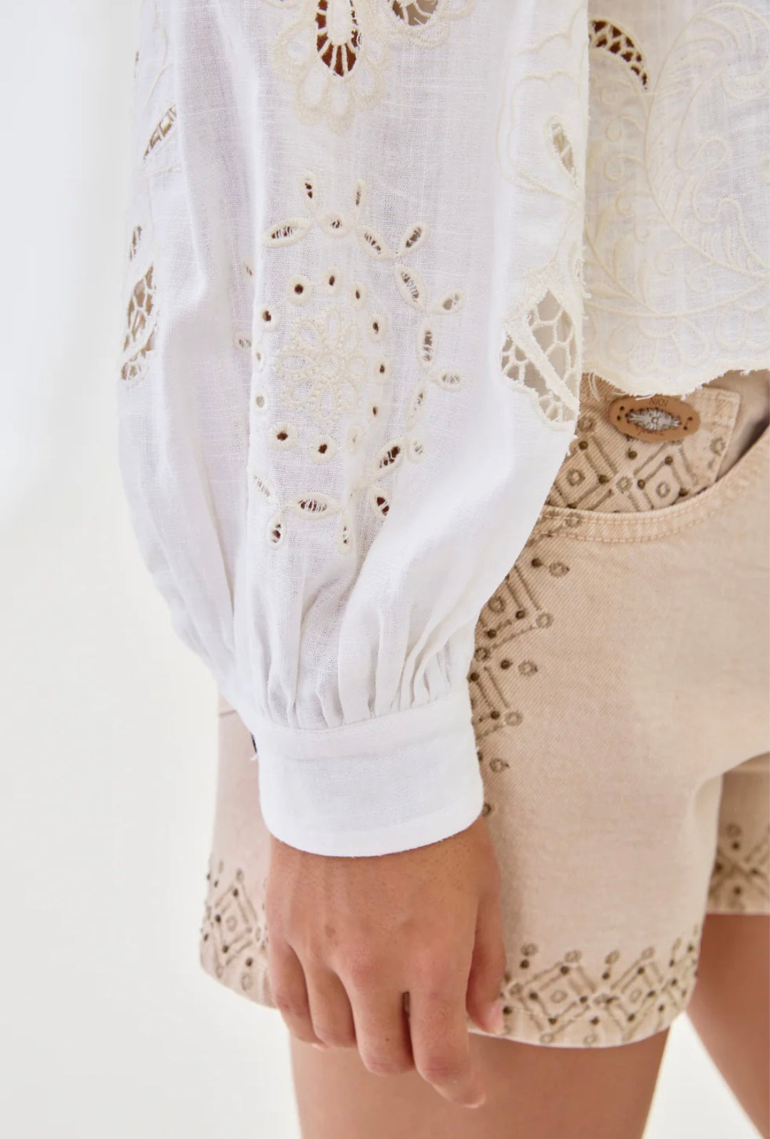 Nekane LX.WERET Cream Linen Long Sleeves Blouse With Openwork And Round Neckline