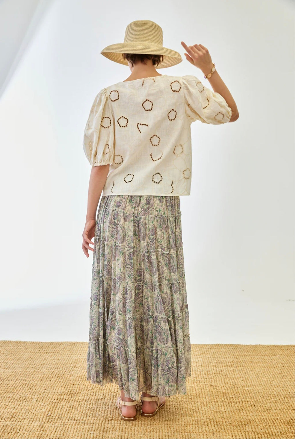 Nekane LX.ORLI Ivory LInen Short Sleeves Blouse With Embroidery Openwork And Knot In Front