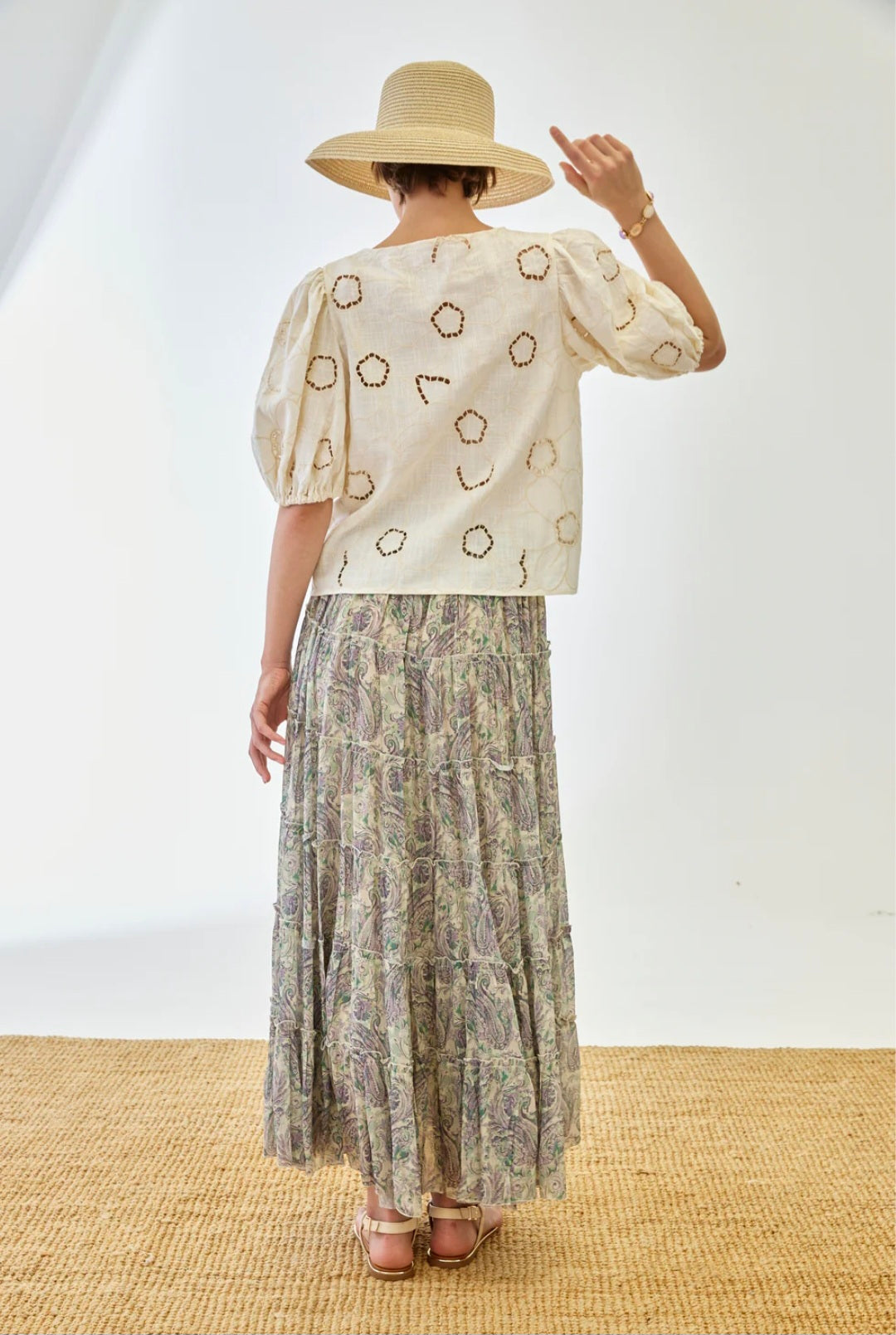 Nekane LX.ORLI Ivory LInen Short Sleeves Blouse With Embroidery Openwork And Knot In Front