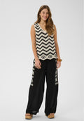 Cream 10615023 Black And Cream Knitted Zigzag Vest