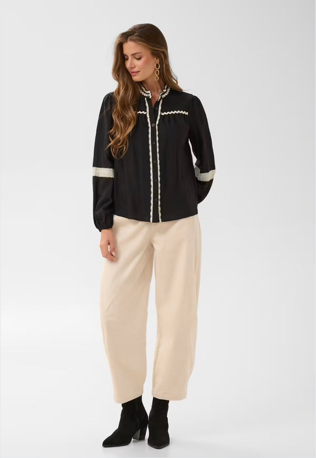 Cream 10615564 Pitch Black And Cream Lunea Blouse With long Sleeve