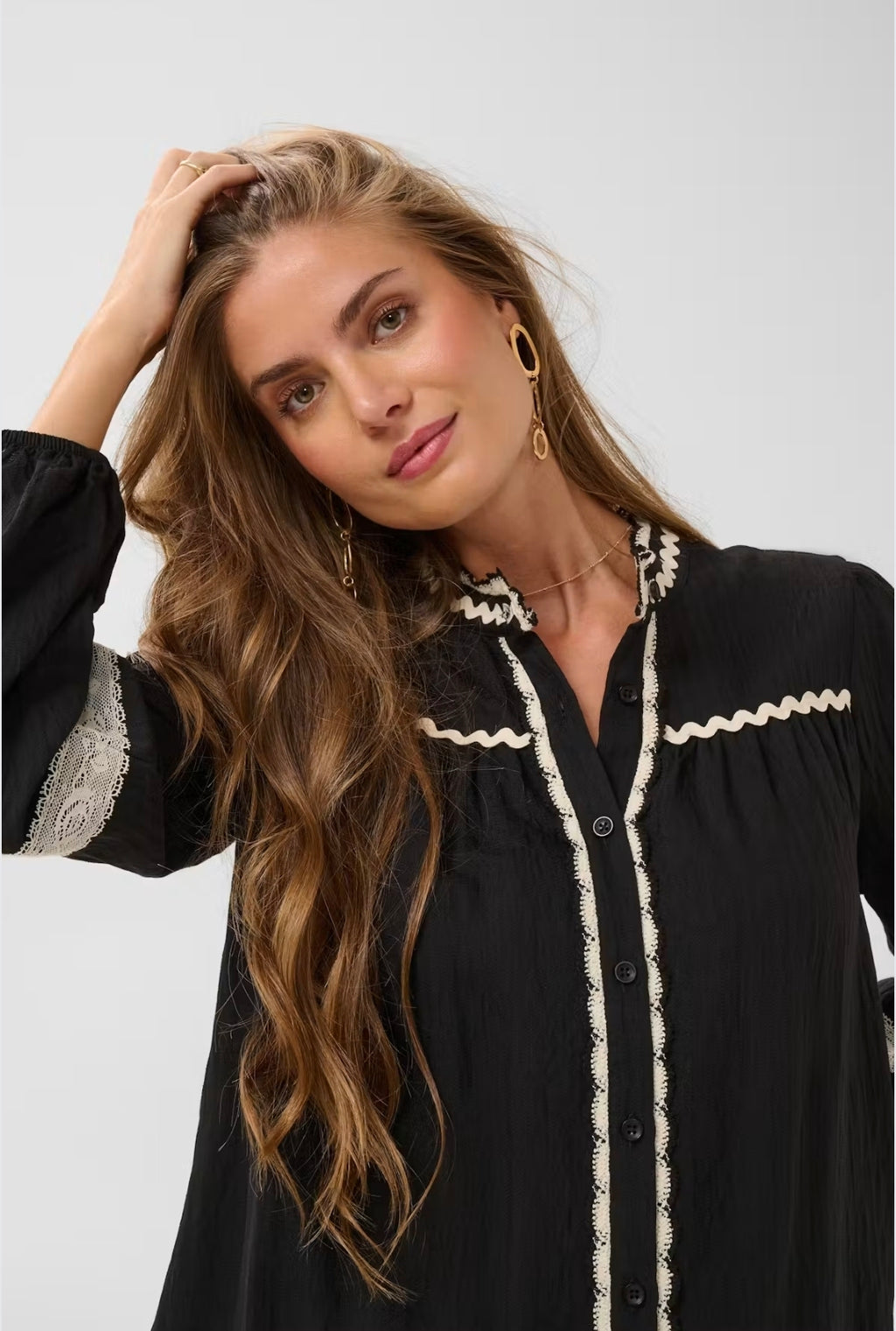 Cream 10615564 Pitch Black And Cream Lunea Blouse With long Sleeve