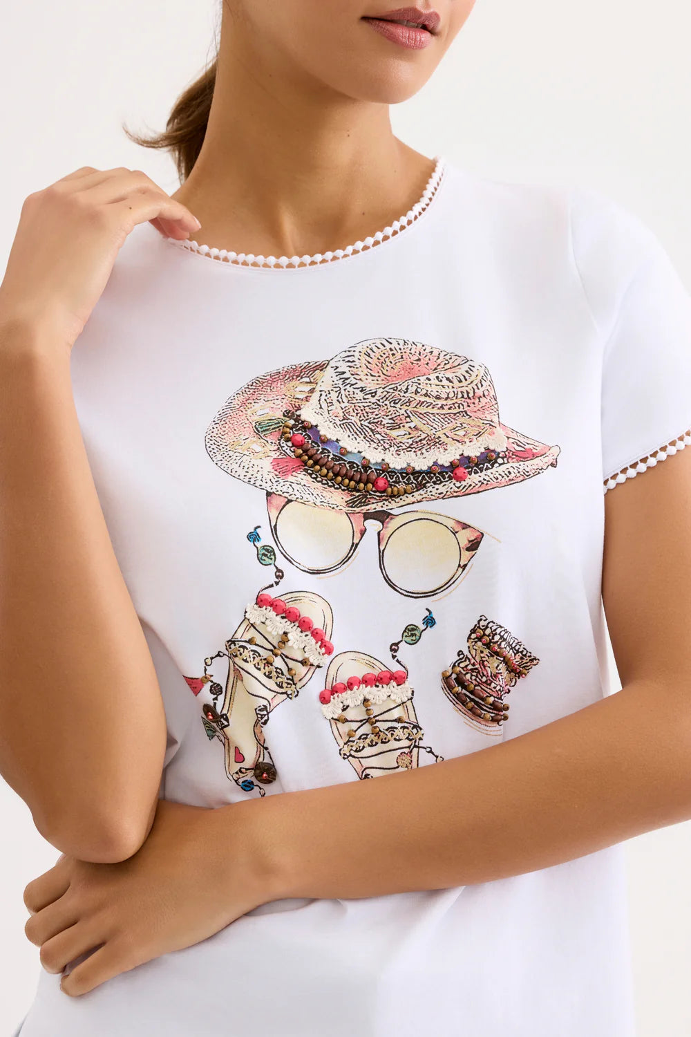 Leo & Ugo TEJ983 White Short Sleeved T-shirt Features Summer Themed Graphic