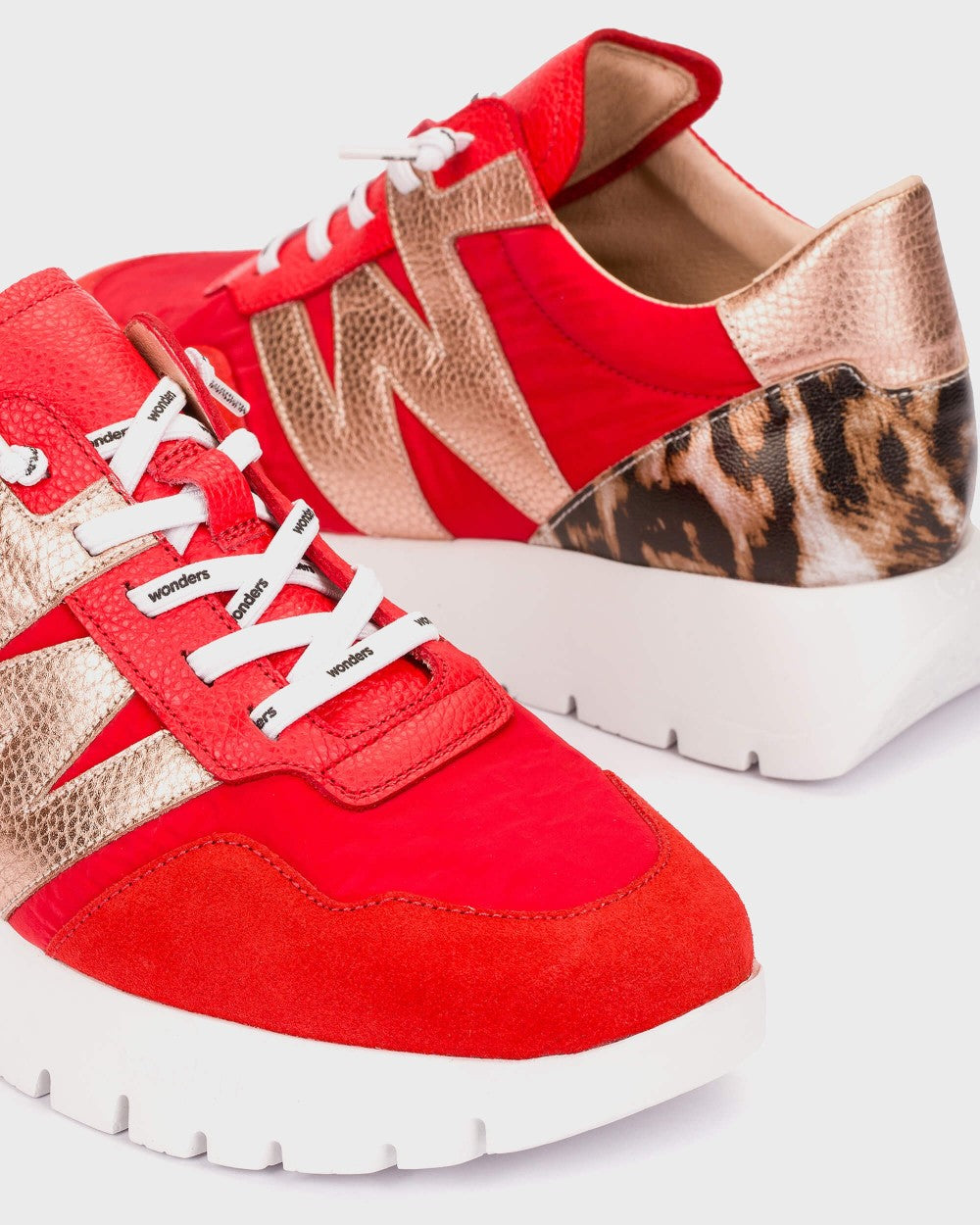 Wonders Odisei 00 Trainer With Animal Details A-24100