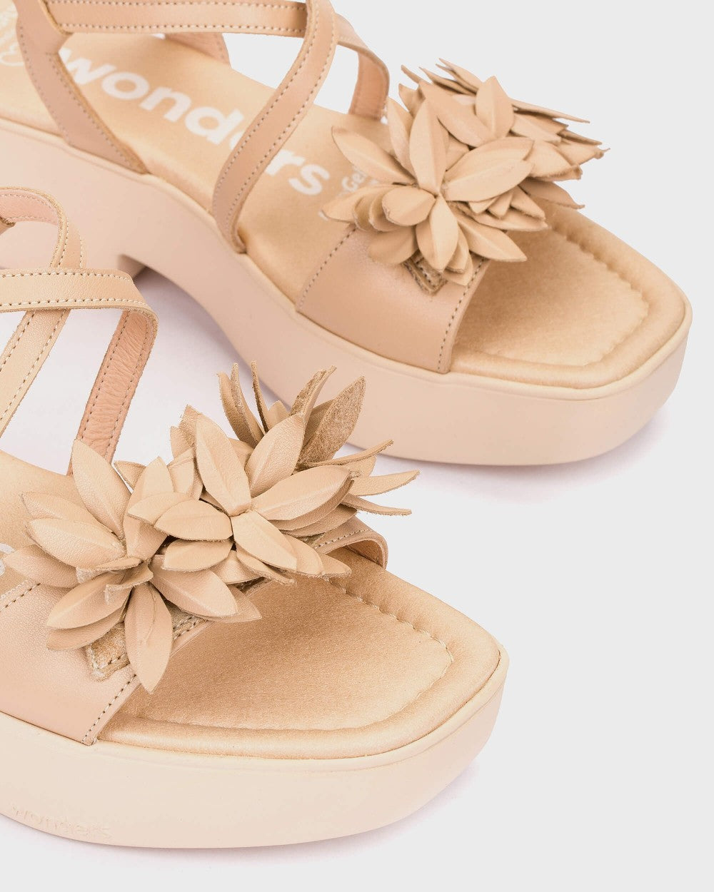 Wonders B-1002 Natural Cream Colour Sandals With Wedge Heel And Delicate Ankle Straps