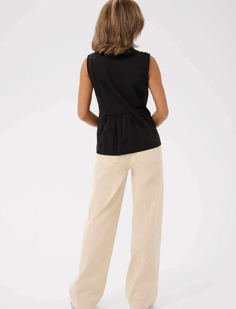 Cream 10614796  Sleeveless Collared Blouse With Front Buttons