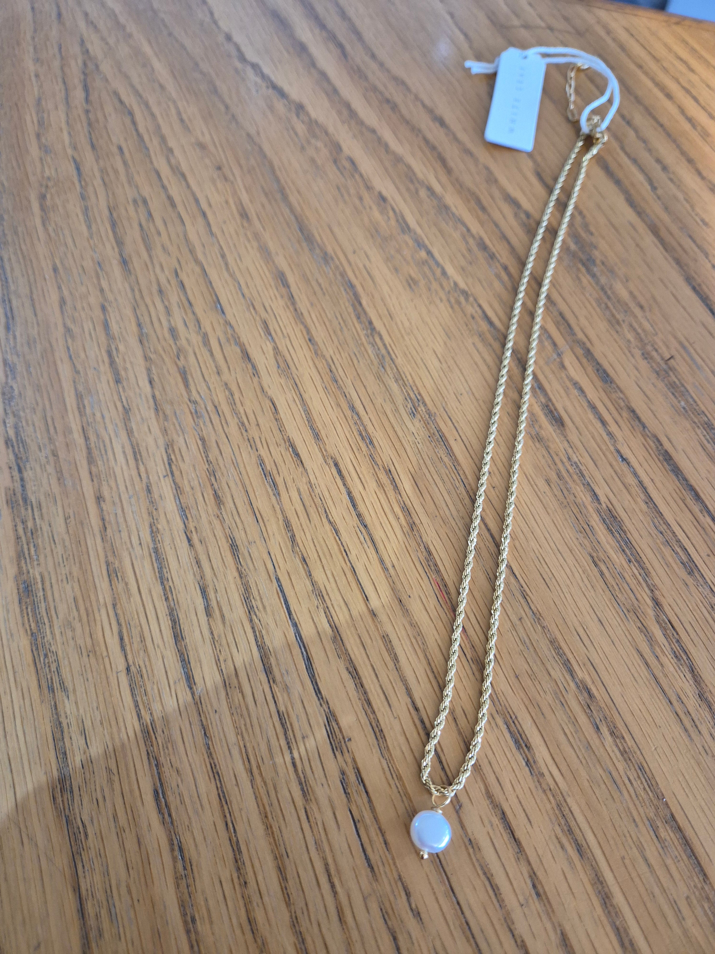 White Leaf - Pearl Drop Necklace