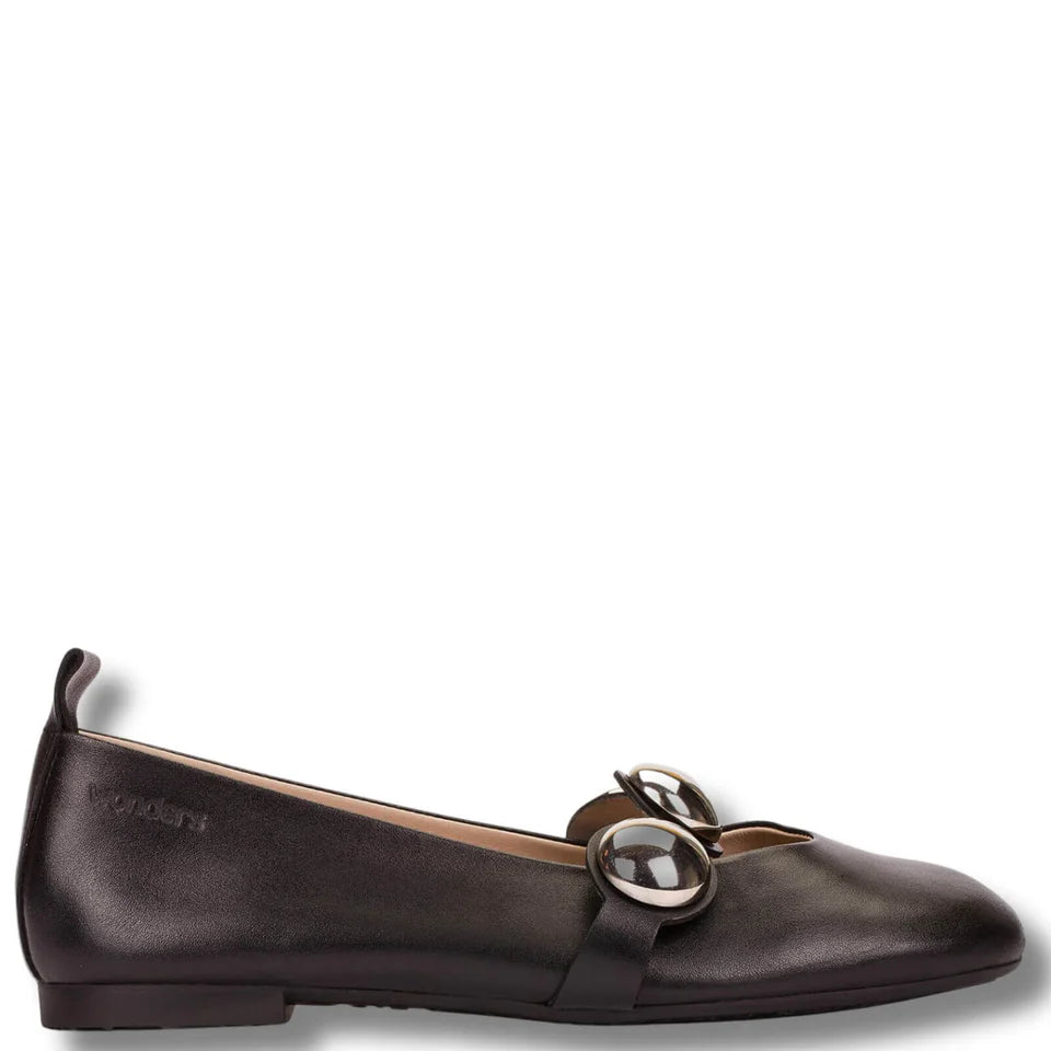 Wonders Black Leather Studded Upper Pumps A4704
