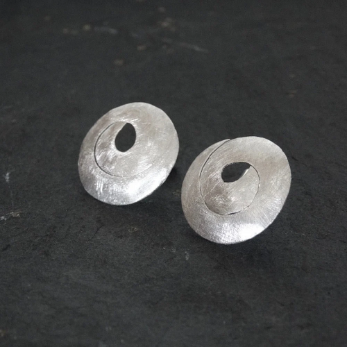 Annie Munday - Brushed disk earrings - Martha V 